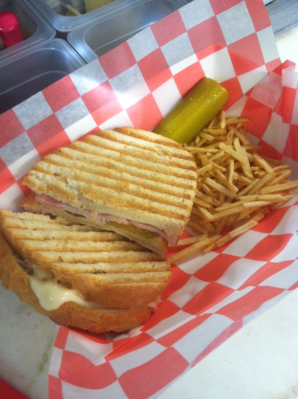 Bikini Cubano